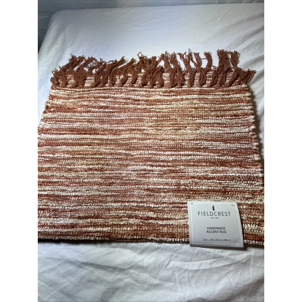 Fieldcrest Handmade Accent Rug - Picture 1 of 3